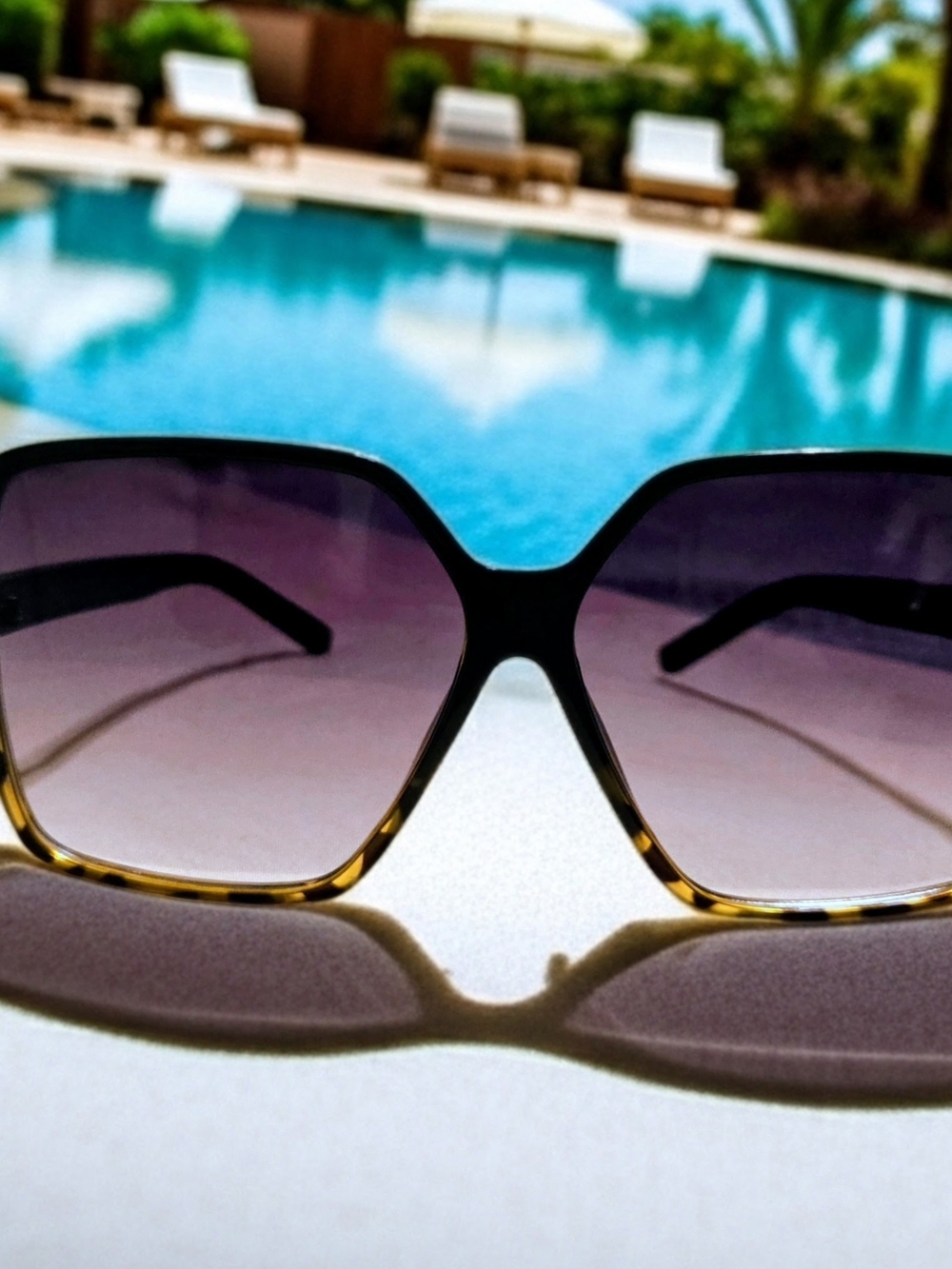 New Oversized Women's Sunglasses in Gradient Brown